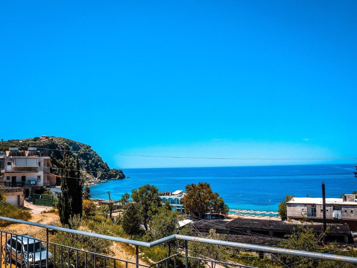 Sun Bakers Hostel Himare Exterior photo