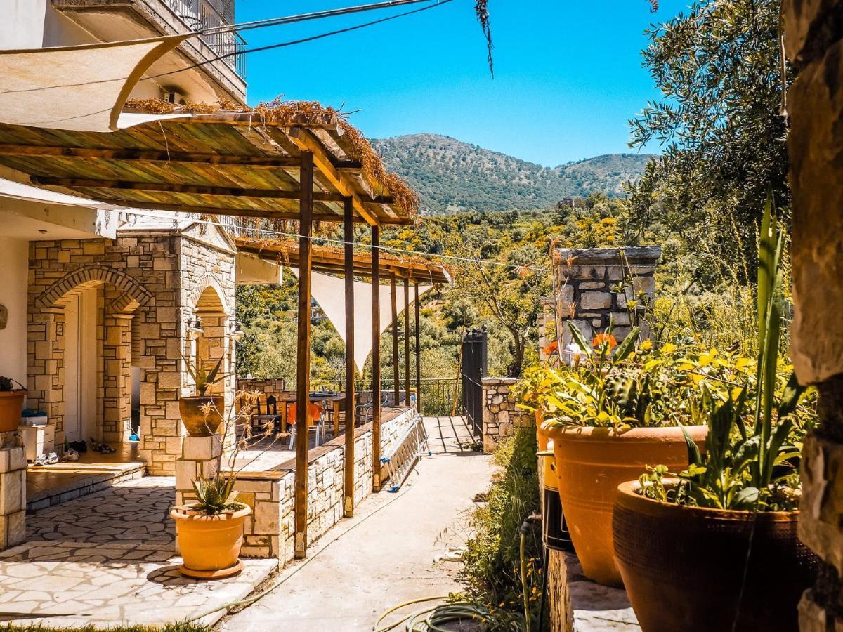 Sun Bakers Hostel Himare Exterior photo